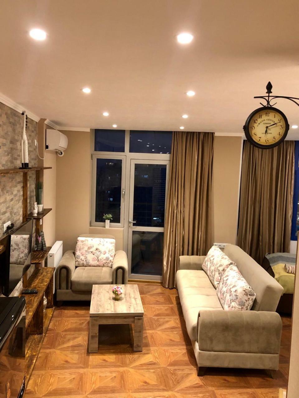 Cozy Bright Apartment With Amazing Sea View Batoemi Buitenkant foto