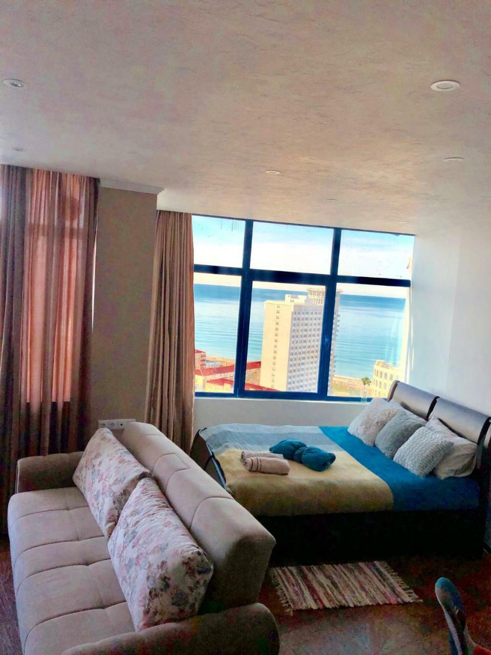 Cozy Bright Apartment With Amazing Sea View Batoemi Buitenkant foto