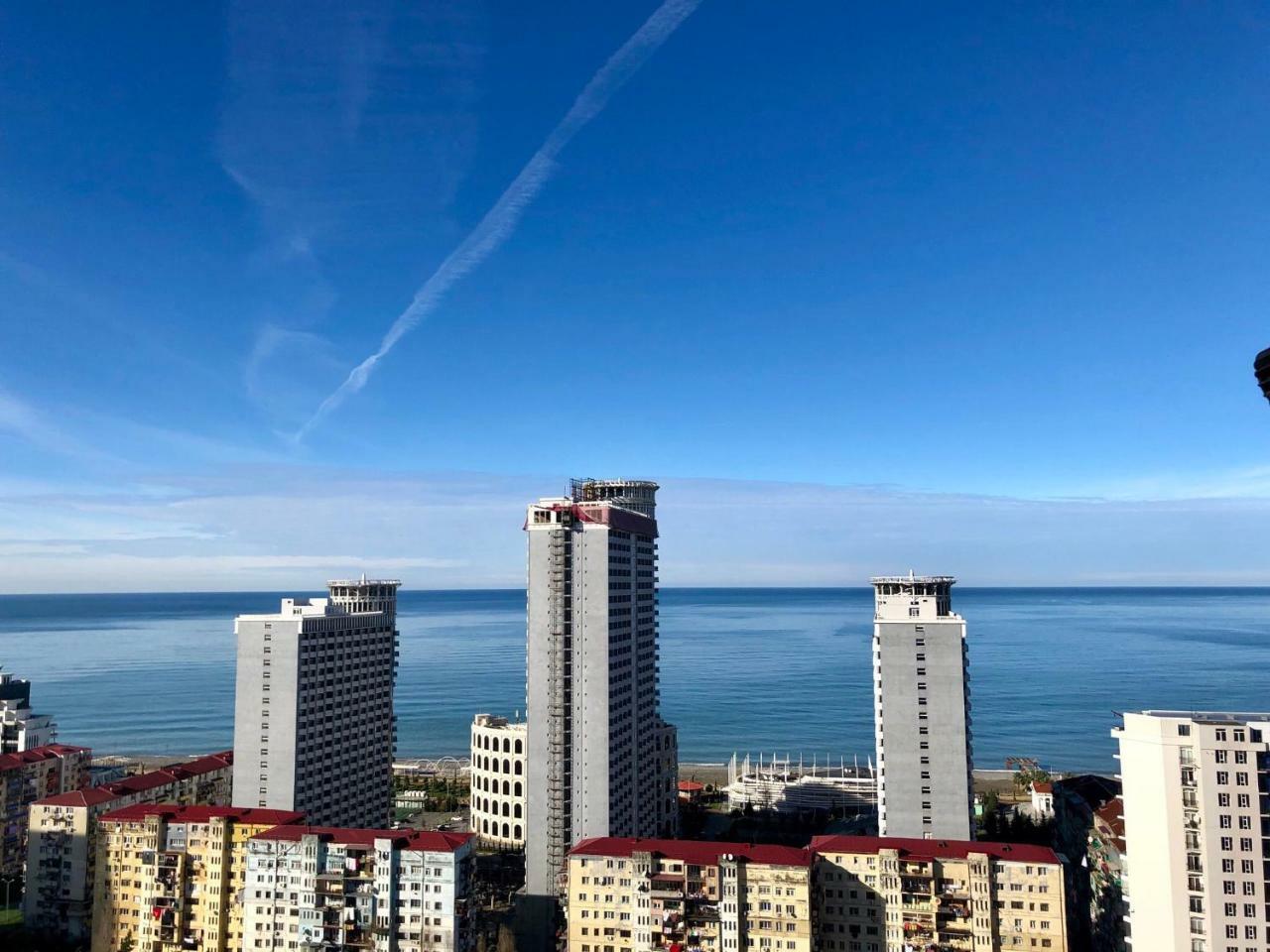 Cozy Bright Apartment With Amazing Sea View Batoemi Buitenkant foto