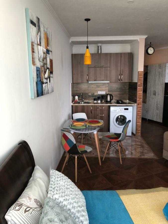 Cozy Bright Apartment With Amazing Sea View Batoemi Buitenkant foto
