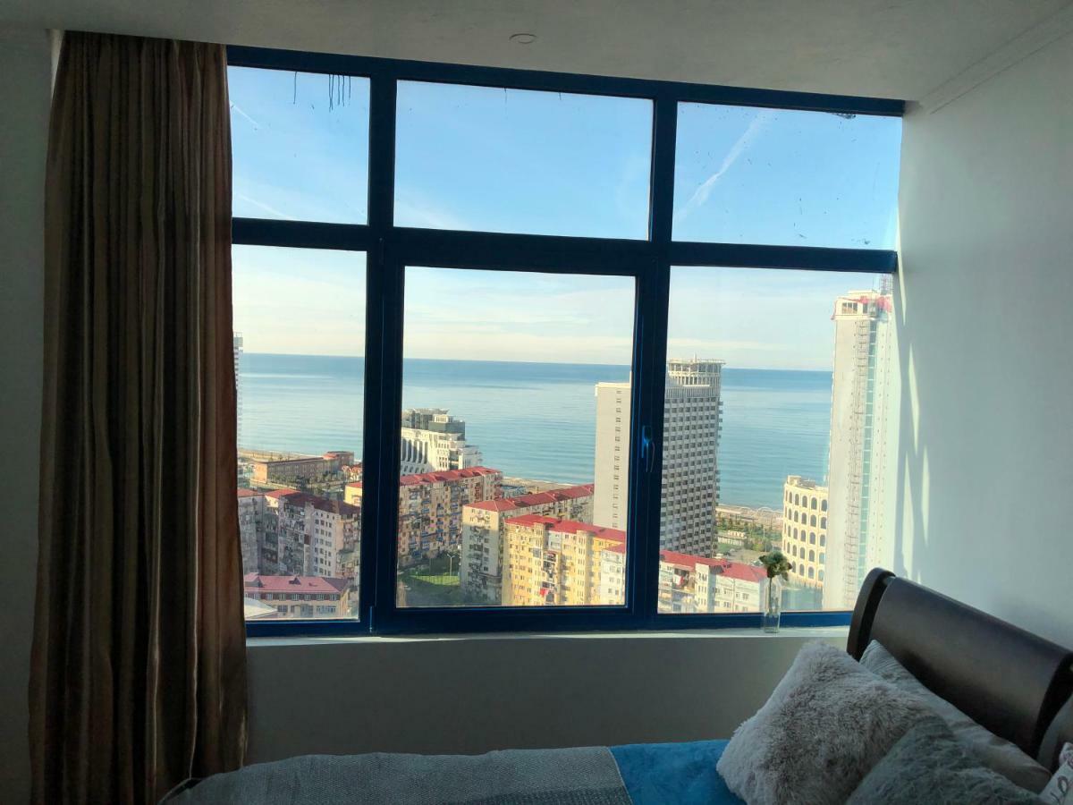 Cozy Bright Apartment With Amazing Sea View Batoemi Buitenkant foto