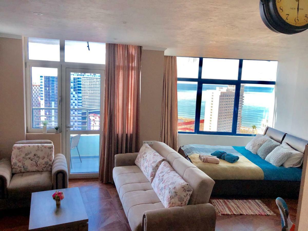 Cozy Bright Apartment With Amazing Sea View Batoemi Buitenkant foto